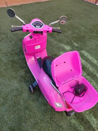 Moto Vespa Rosa Eléctrica Infantil