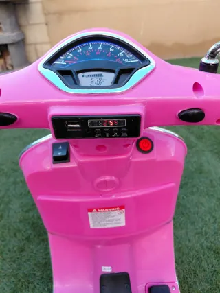 Moto Vespa Rosa Eléctrica Infantil