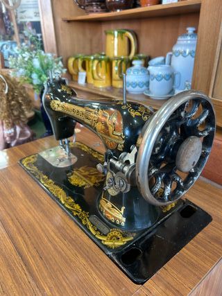 Máquina de coser SINGER Antigua Mod. 15 "Esfinge"