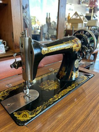 Máquina de coser SINGER Antigua Mod. 15 "Esfinge"