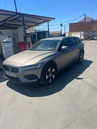 Volvo V60 Cross Country 2021