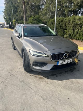 Volvo V60 Cross Country 2021