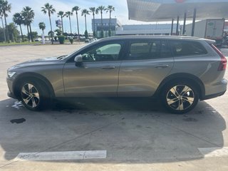 Volvo V60 Cross Country 2021