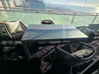 Conjunto mesa y sillas exterior gris