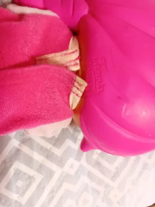 Muñeca Bellie con gafas azules