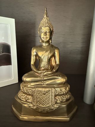Buda de bronce sentado