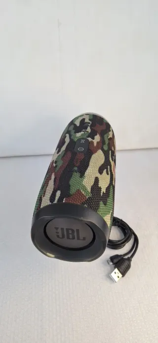 Altavoz Bluetooth JBL Camuflaje