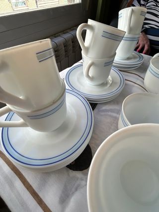 Juego de tazas de café con platillos