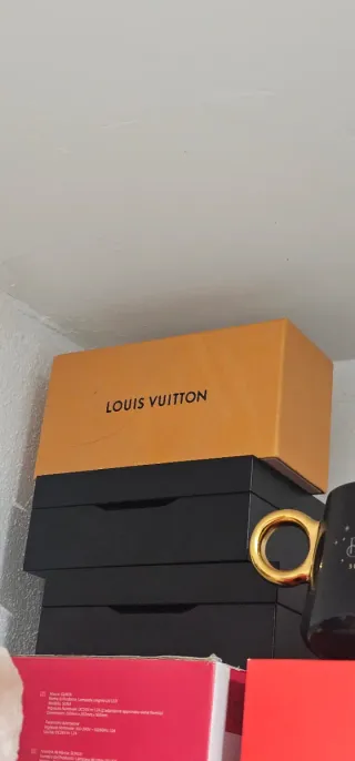 Caja pequeña Louis Vuitton marrón
