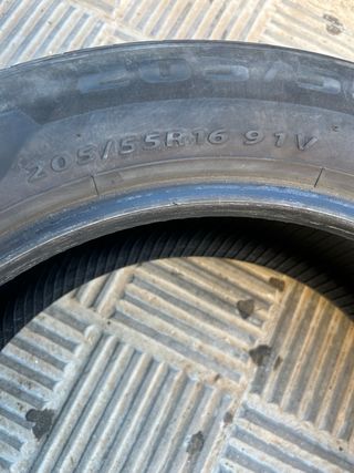 Neumáticos 205/55R16 EN MUY BUEN ESTADO