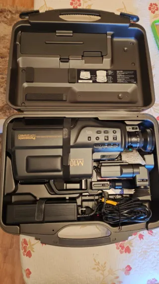 Videocámara Panasonic M10 VHS Estéreo