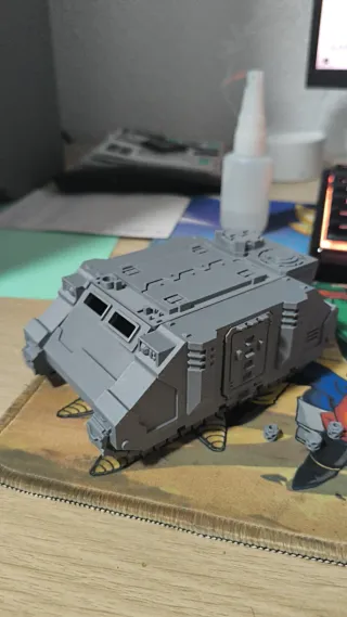 Warhammer 40K Rhino Marines Espaciales