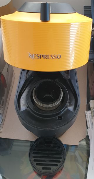 Cafetera Nespresso Amarilla