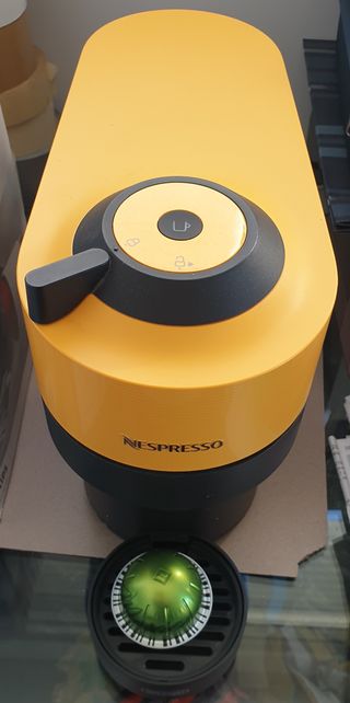 Cafetera Nespresso Amarilla