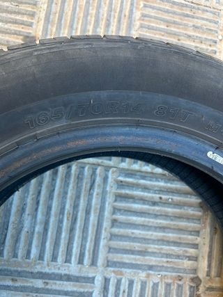 Neumáticos 165/70R14 en buen estado