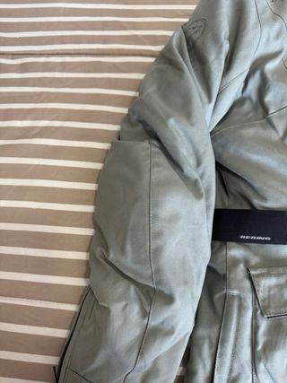 Chaqueta de moto gris para mujer