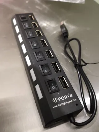Hub USB 7 porte con interruttori e LED