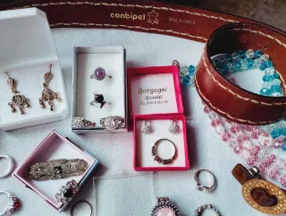 Lotto Gioielli Vari: Anelli, Orecchini, Bracciale