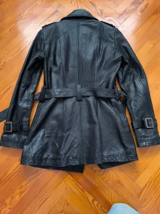 Chaqueta de piel Stradivarius negra