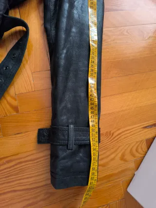 Chaqueta de piel Stradivarius negra