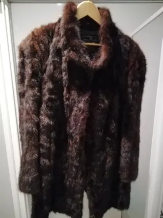 2 Abrigos de piel de bisonte auténtica