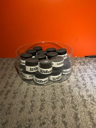 30 Empuñaduras Wilson perforadas Negro tenis padel
