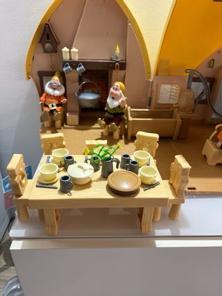 Casa de Blancanieves de juguete