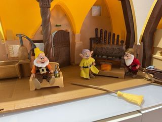 Casa de Blancanieves de juguete