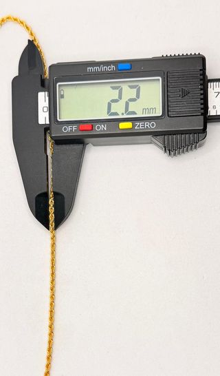 Cadena Salomónica de oro de 18k, 4.85 g, 46.5 cm.