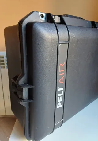 Maleta Peli AIR 1605 con divisores