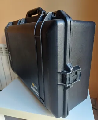 Maleta Peli AIR 1605 con divisores