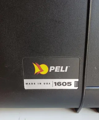 Maleta Peli AIR 1605 con divisores