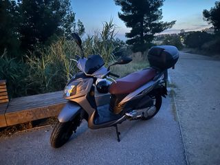 Symphony 125cc SR Gris y Roja