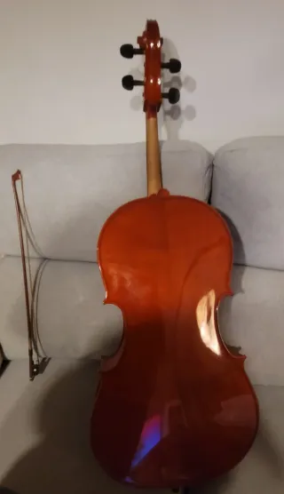 Violonchelo 3/4 con funda ,cuerdas de repuesto,atr