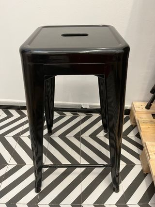 Taburete alto metálico negro