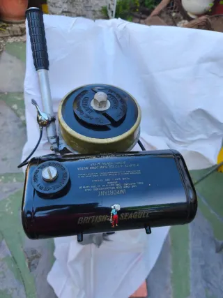 Motor fueraborda British Seagull