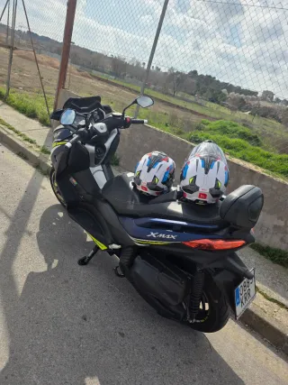 Yamaha xmax 400  solo 11000klm