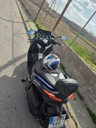 Yamaha xmax 400  solo 11000klm