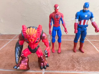 Muñecos Superhéroes Marvel 30cm alto
