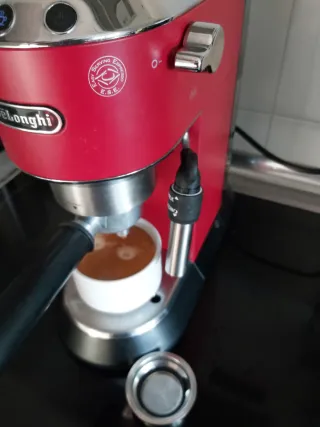 Cafetera Delonghi Dedica