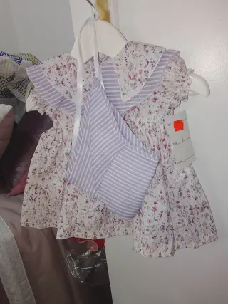 Vestido niña floral con cuello volantes