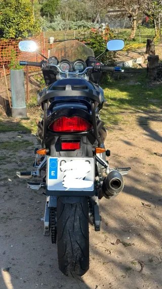Suzuki Bandit 650 Azul
