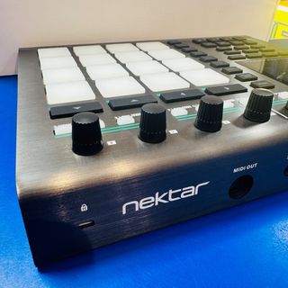 Controladora MIDI Aruba Nektarine Beat Composer