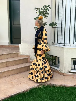 Traje Flamenca/Gitana Amarillo lunares negros