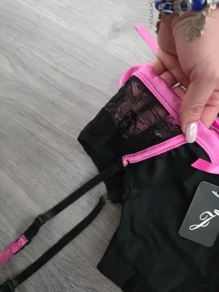 Conjunto lencería negro y rosa