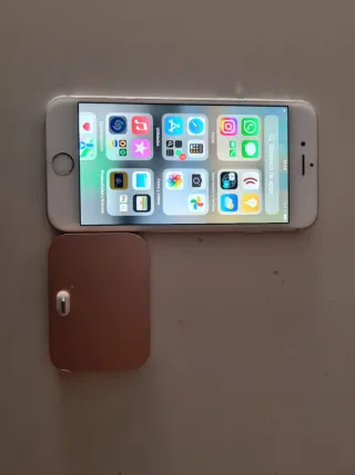 Riduzione di prezzo⬇️. iPhone 6S Argento Come Nuovo