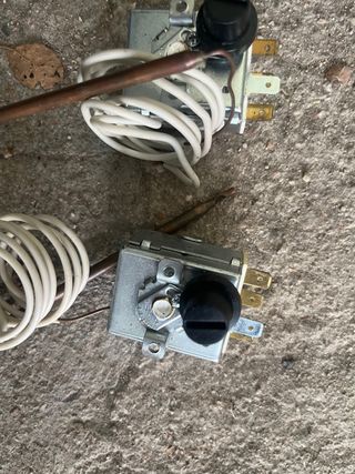 2 Termostatos con sonda de cobre