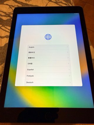 iPad 5ª Gen 128GB Wi-Fi Oro/Plata