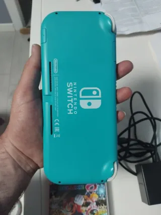 Nintendo Switch Lite + Mario Kart 8 Deluxe