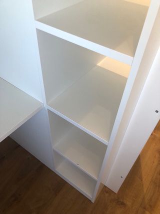 Smastad cama alta blanca con escritorio